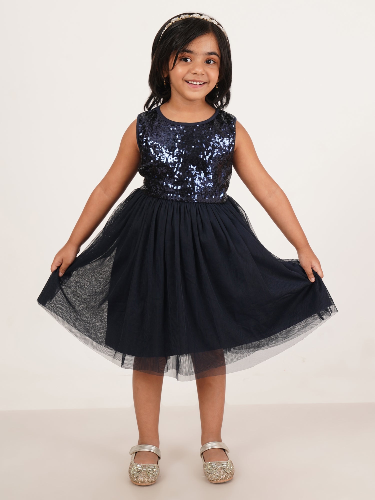 Young Girls Solid Party Wear Sleeveless Dress