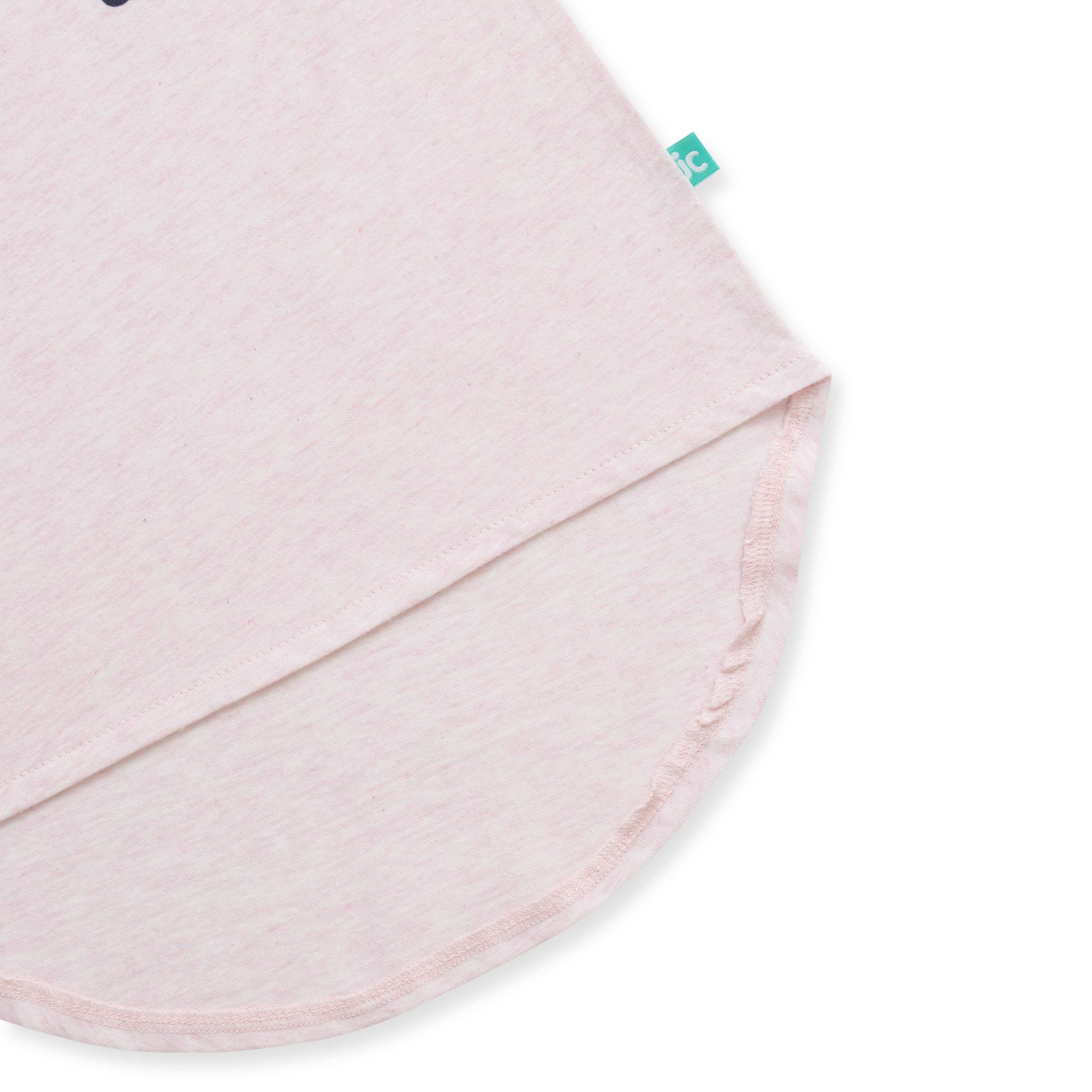 "Pink Lovely Girl T-Shirt - Star Graphic & High-Low Hem Design"