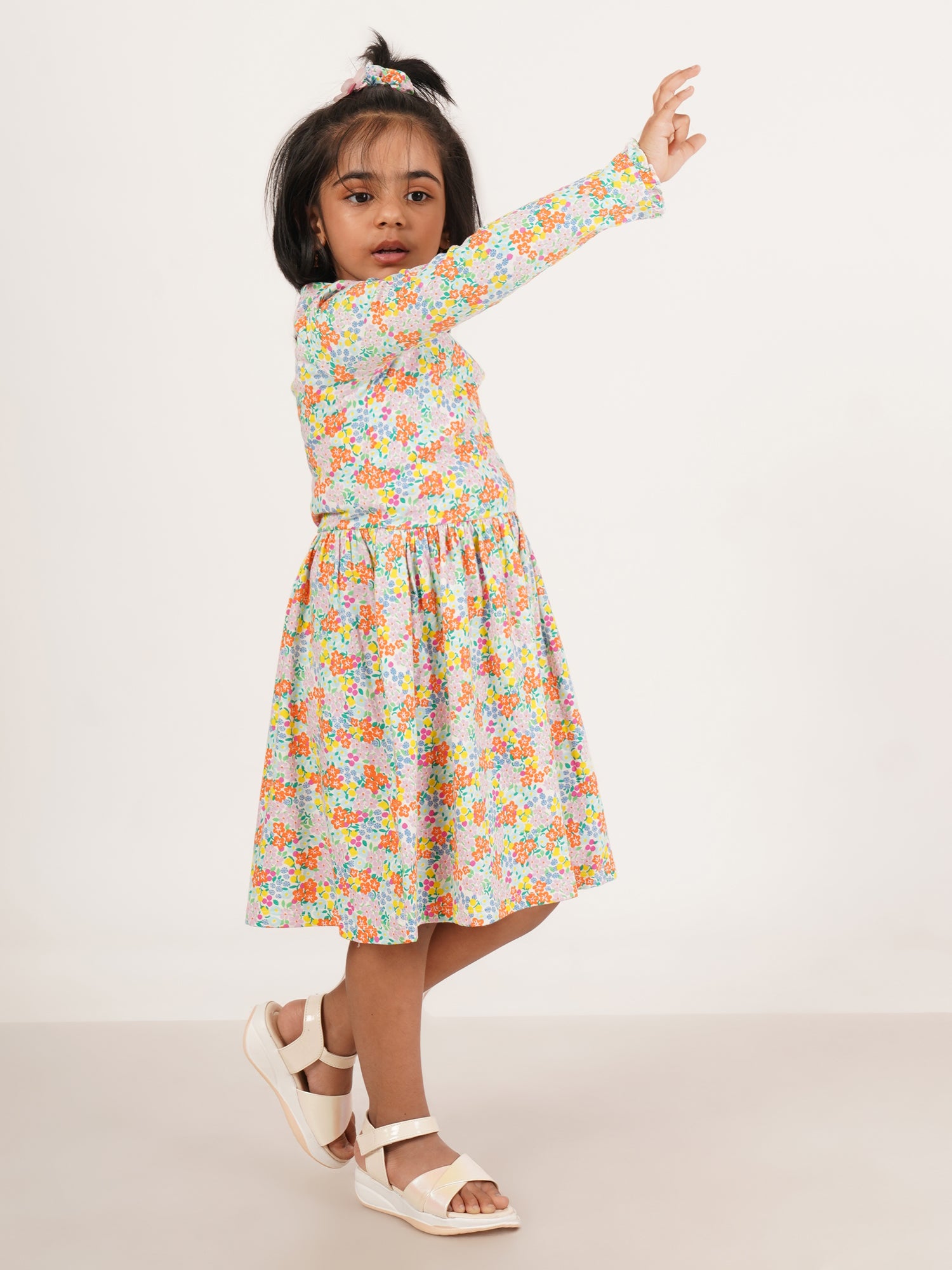 "Girls' Long Sleeve Floral Print Dress – Colorful Spring Cotton Frock"