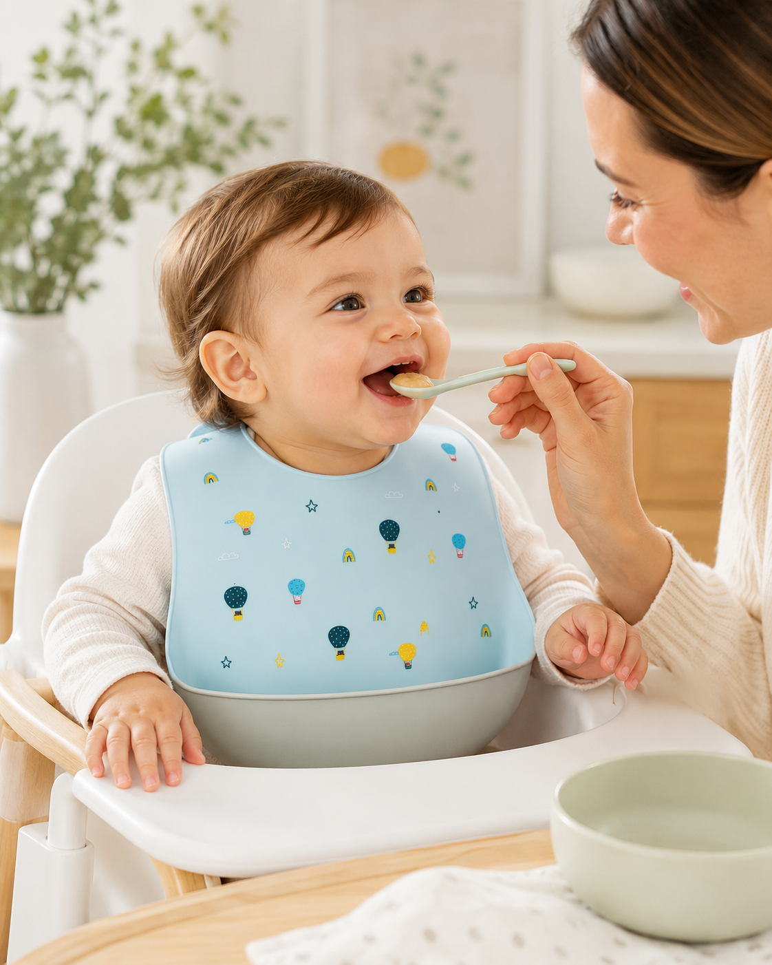Kids Silicone Feeding Bib with Hot Air Balloon Print – Light Blue & Grey