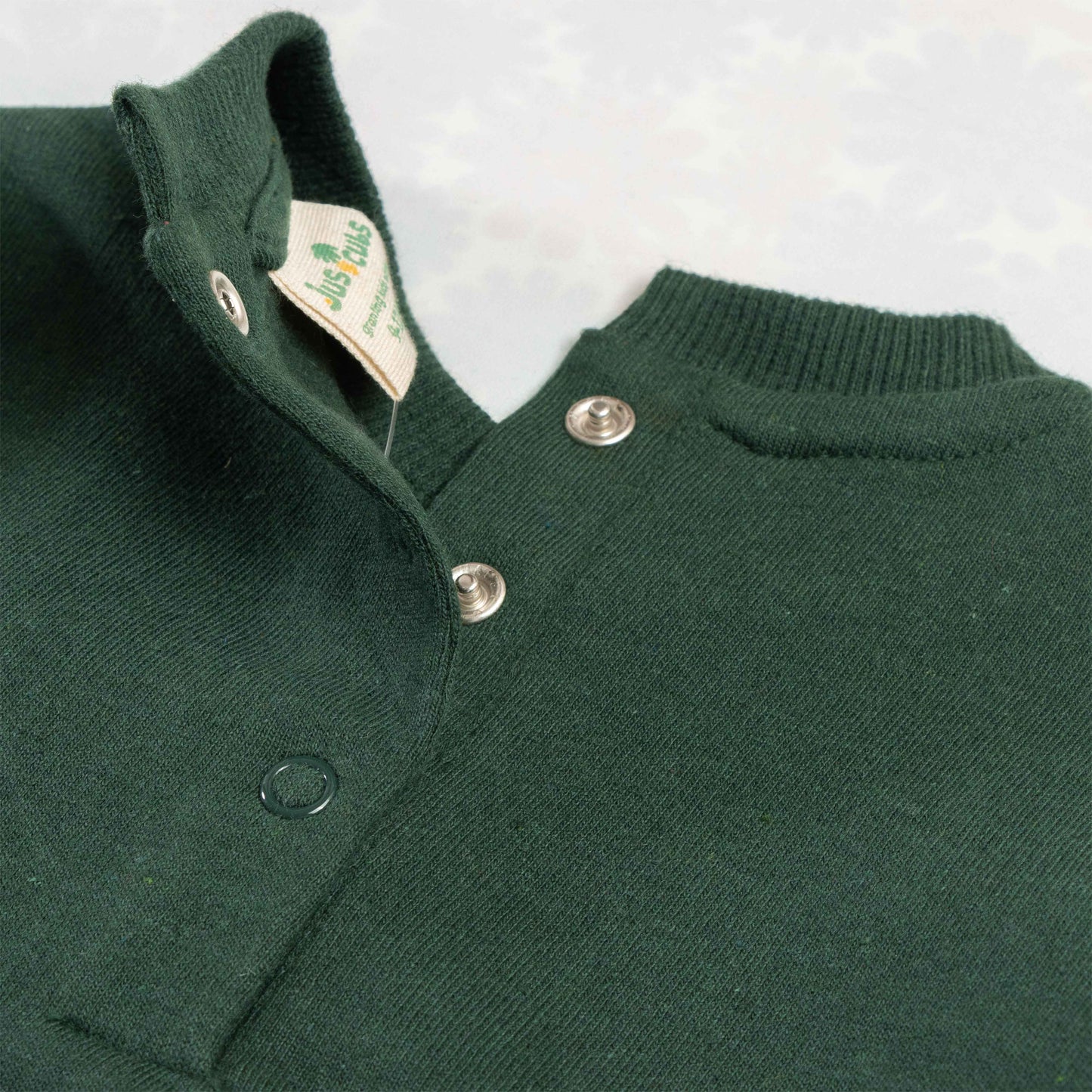 "Girls' Fall-Themed Sweatshirt with Ruffle Sleeves and Embroidered Bird Design"